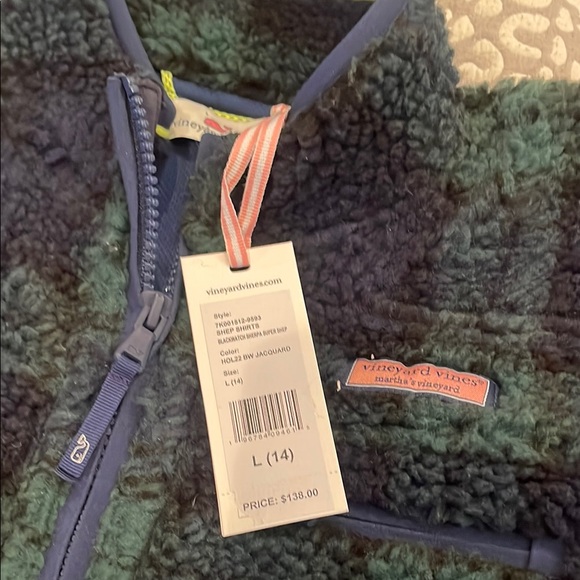 Vineyard Vines Green pullover with Fleece Material and Classic Plaid Pattern - Picture 2 of 5